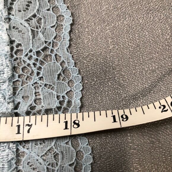 Vintage 1960s Handmade Ladies Lacy Handkerchief in Soft Blue w/Roses, Beads - Picture 10 of 10